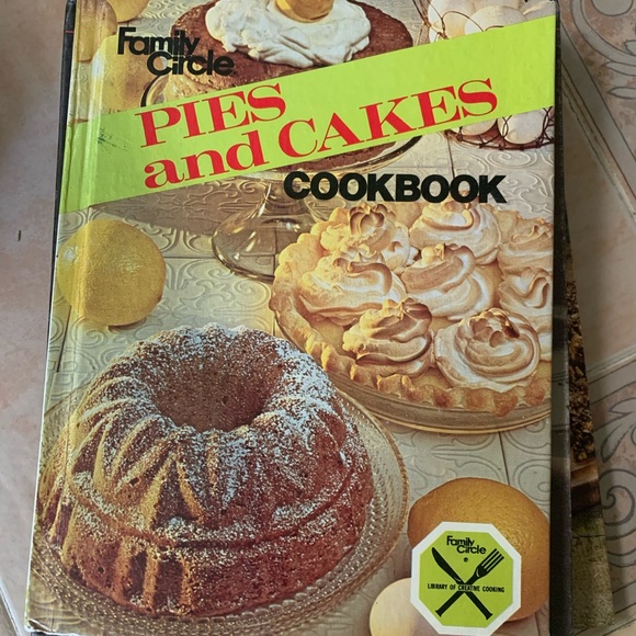 Vintage Family Circle Cookbooks - Picture 6 of 8